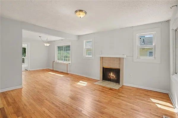 7811 SUMMIT ST, Kansas City, MO 64114