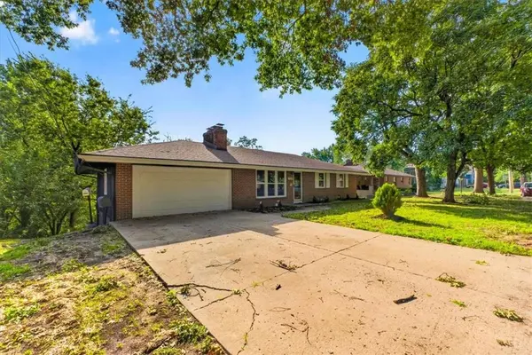 1305 N River BLVD, Independence, MO 64050