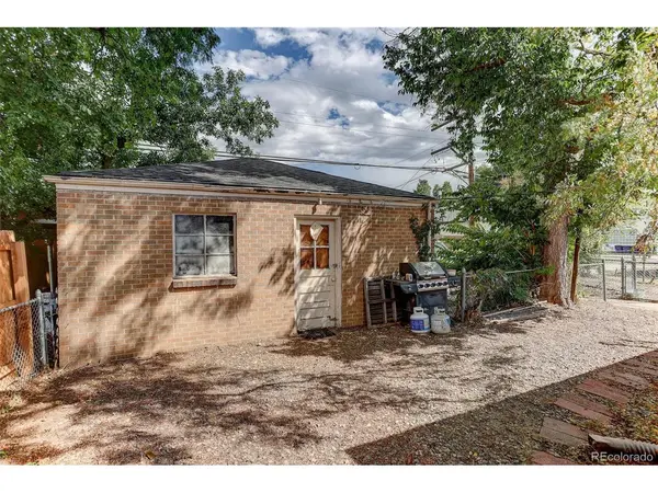 2308 Newport, Denver, CO 80207