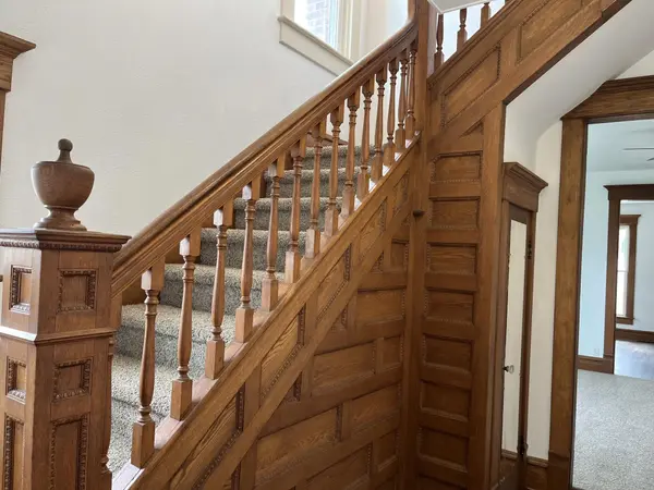 37 W Taylor ST, Huntington, IN 46750