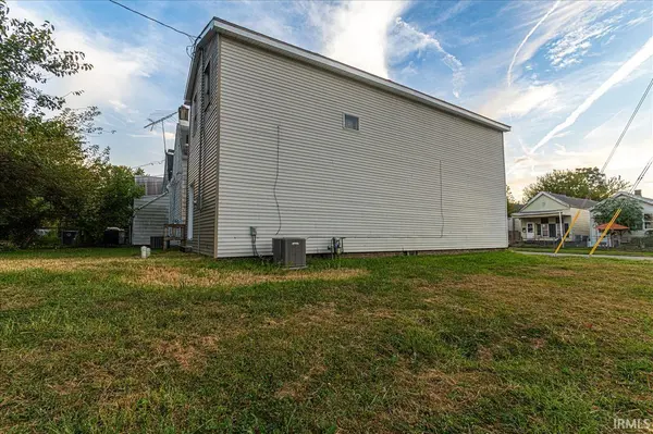 1321 Oakley ST, Evansville, IN 47710