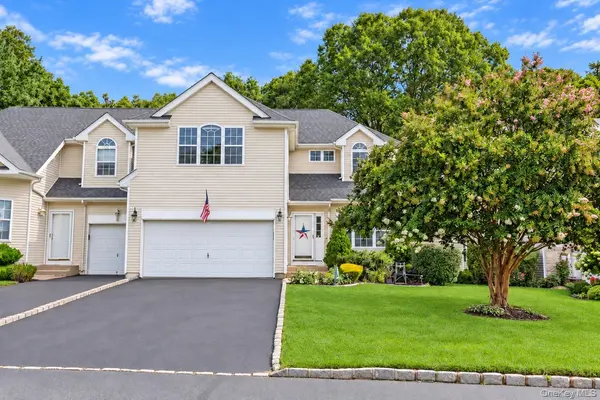4 Sunflower Ridge RD, South Setauket, NY 11720