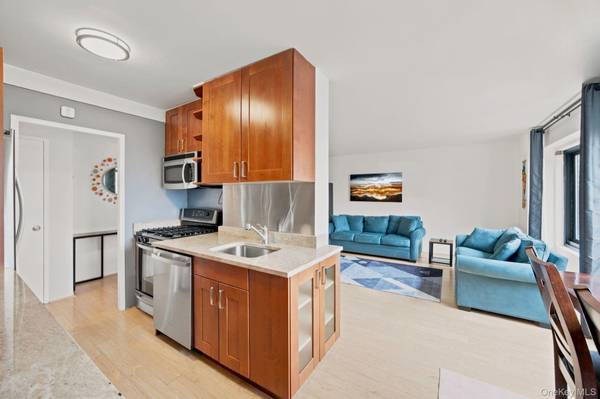 33-65 14th ST #5A, Astoria, NY 11106