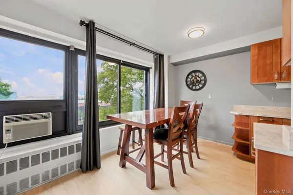 33-65 14th ST #5A, Astoria, NY 11106