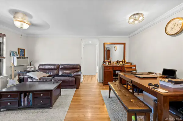 2 E Mill DR #2A, Great Neck, NY 11021