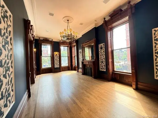 241 Lenox AVE, New York (manhattan), NY 10027