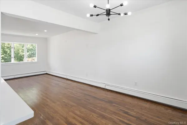 14 Garfield PL, Lindenhurst, NY 11757