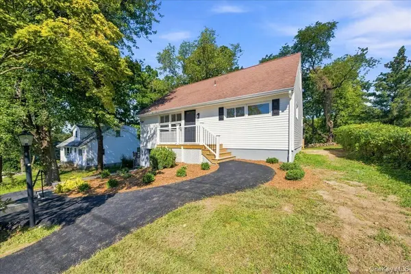 724 Locksley RD, Yorktown Heights, NY 10598
