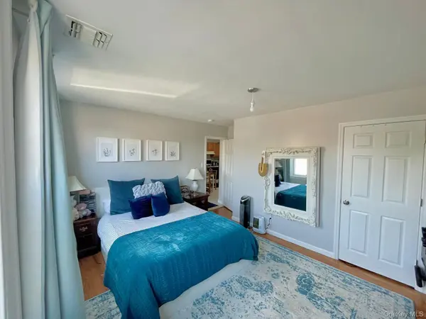 1200 Jericho TPKE #Apt 1, New Hyde Park, NY 11040