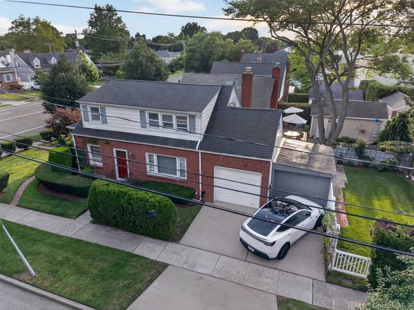 69 Stewart AVE, Garden City, NY 11530