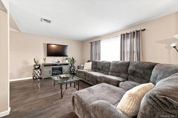 1985 Park ST, Atlantic Beach, NY 11509
