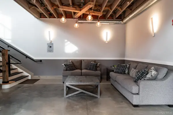 128 Vineyard Avenue #201, Highland, NY 12528