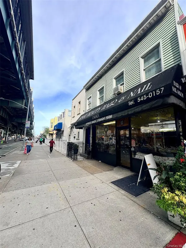 3553 31st ST, Astoria, NY 11106