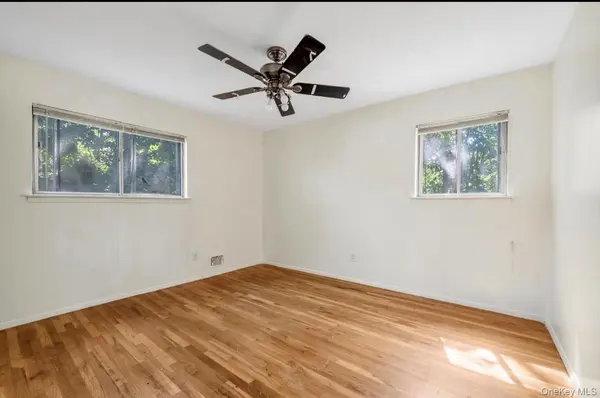 136 Broadway, Greenlawn, NY 11740