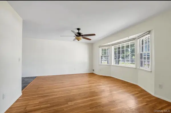 136 Broadway, Greenlawn, NY 11740