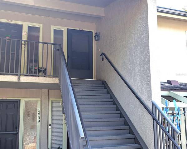5657 SUMMER SIDE LN #33B, Sarasota, FL 34231