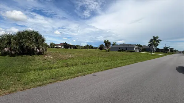 176 W PINE VALLEY LN, Rotonda West, FL 33947