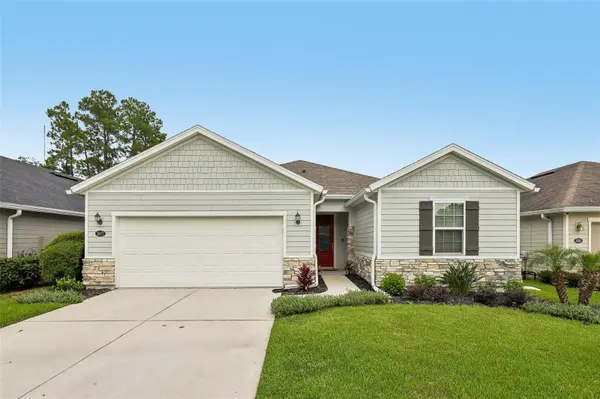 3077 HAWKS HILL LN, Jacksonville, FL 32216
