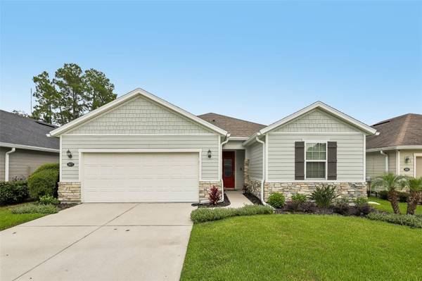 3077 HAWKS HILL LN, Jacksonville, FL 32216