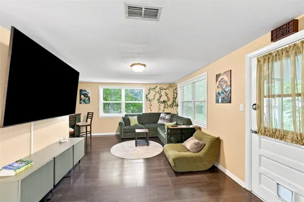 8911 N HIGHLAND AVE, Tampa, FL 33604