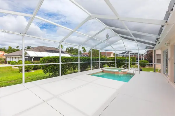 2009 NEW BEDFORD DR, Sun City Center, FL 33573