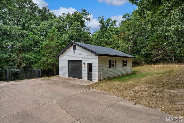 2 Patrick LN, Defiance, MO 63341