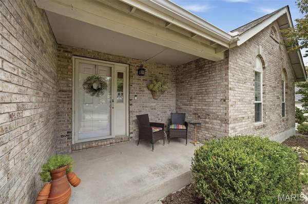 16337 Centerpointe DR, Grover, MO 63040