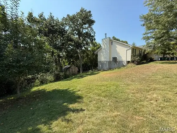 3600 N Meadow Mill DR, Arnold, MO 63010
