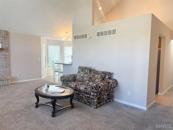 31 Sunset DR, Camdenton, MO 65020
