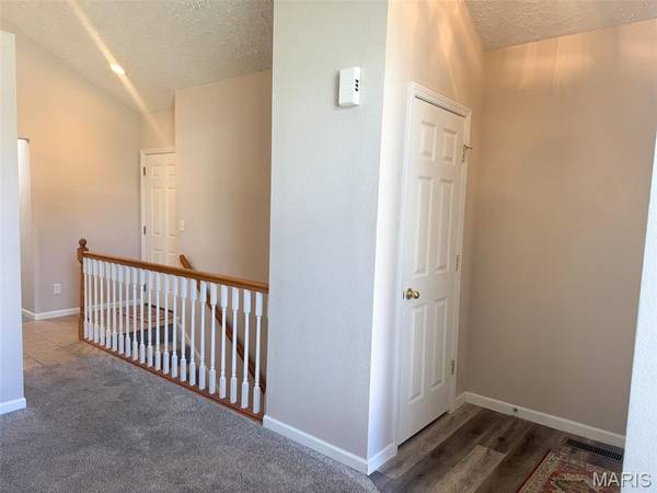 31 Sunset DR, Camdenton, MO 65020