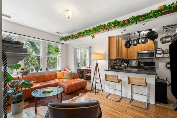 3224 W Berteau AVE #3, Chicago, IL 60618