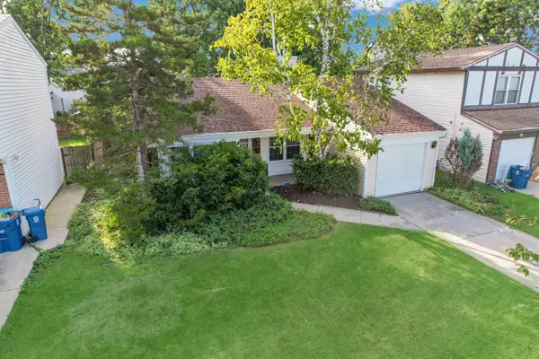 1460 Walden CIR, Aurora, IL 60506