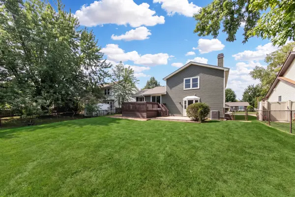 795 Cardinal LN, Elk Grove Village, IL 60007