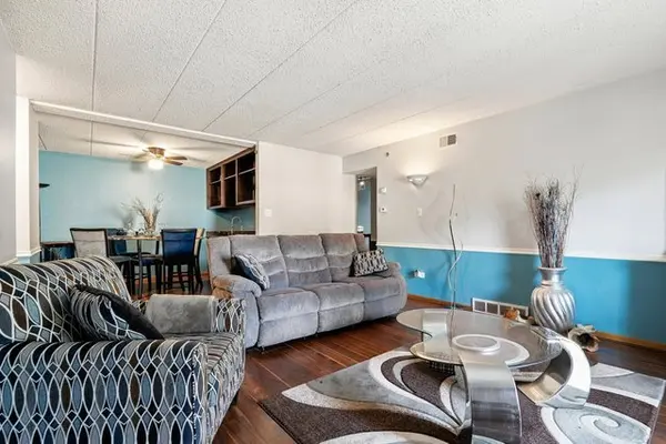 10320 Central AVE #207, Oak Lawn, IL 60453