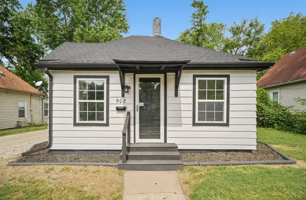 908 E Water ST, Urbana, IL 61802
