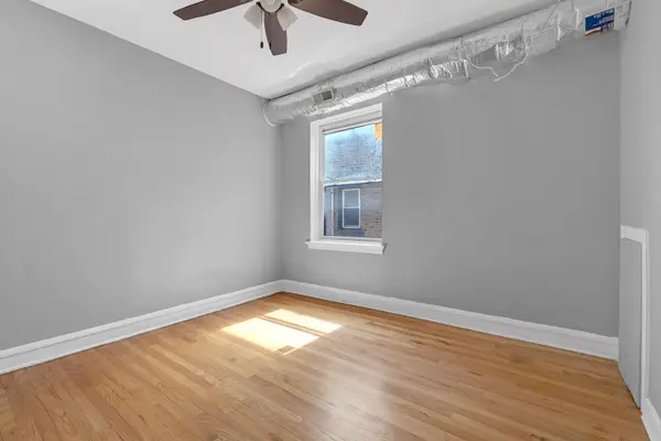 6215 N Washtenaw AVE #2, Chicago, IL 60659