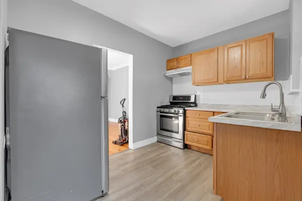 6215 N Washtenaw AVE #2, Chicago, IL 60659