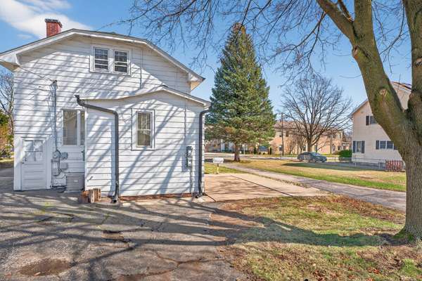 156 Wille AVE, Wheeling, IL 60090