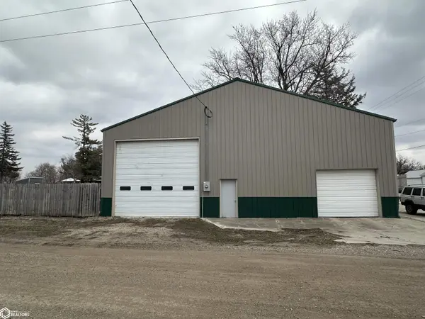 162 2nd ST, Britt, IA 50423
