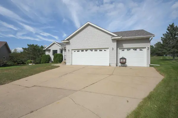 715 Prairie LN, Sauk Rapids, MN 56379