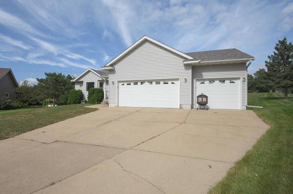 715 Prairie LN, Sauk Rapids, MN 56379