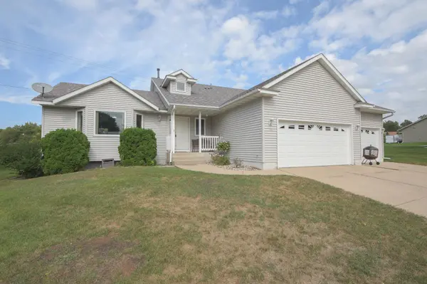 715 Prairie LN, Sauk Rapids, MN 56379