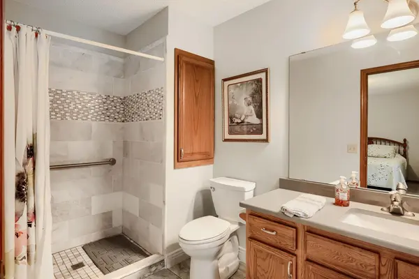 1513 Carleton DR, Hastings, MN 55033