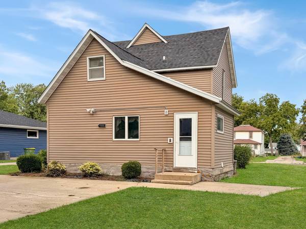 410 N 6th ST, Marshall, MN 56258