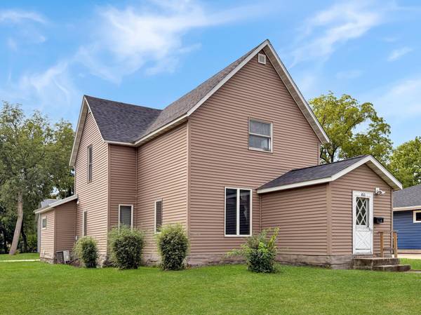 410 N 6th ST, Marshall, MN 56258