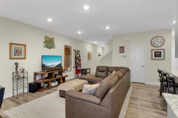 13832 Kaylemore TRL, Rosemount, MN 55068