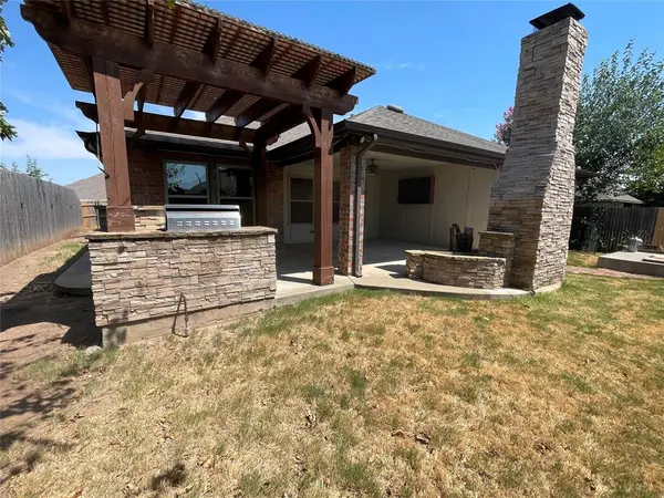 704 SW 149th PL, Oklahoma City, OK 73170
