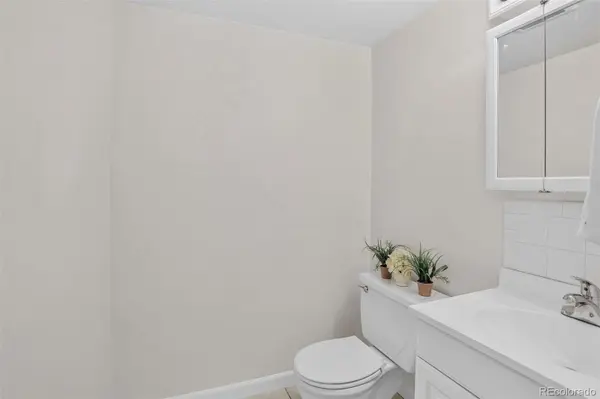 956 S Iola ST, Aurora, CO 80012
