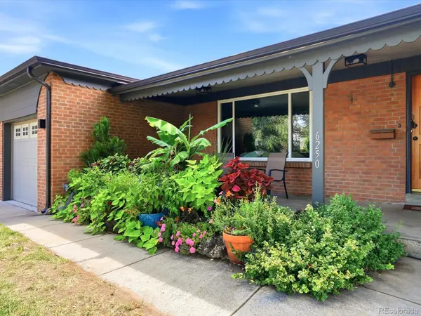 6250 W 43rd AVE, Wheat Ridge, CO 80033