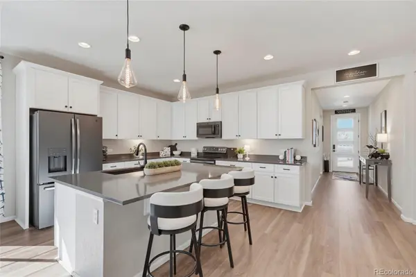 22622 E Narrowleaf CIR, Aurora, CO 80016